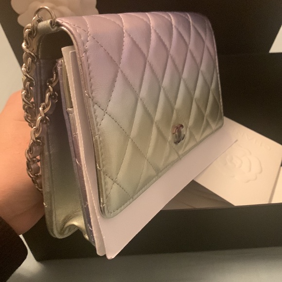 Chanel ❌❌❌SOLD❌❌❌WOC Matallic Color - Picture 5 of 9